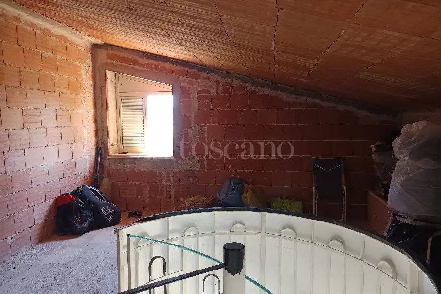 Villa in vendita di 470 mq a €698.000 (rif. 76/2026)