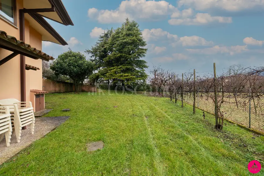 Villa in vendita di 280 mq a €390.000 (rif. 19/2026)
