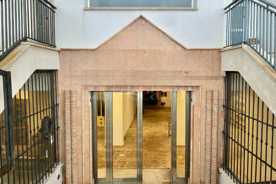 Negozio in vendita di 209 mq a €260.000 (rif. 11/2025)