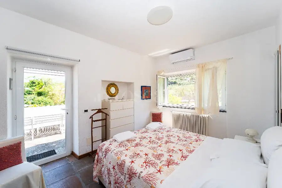 Villa in vendita di 230 mq a €1.200.000 (rif. 2/2026)