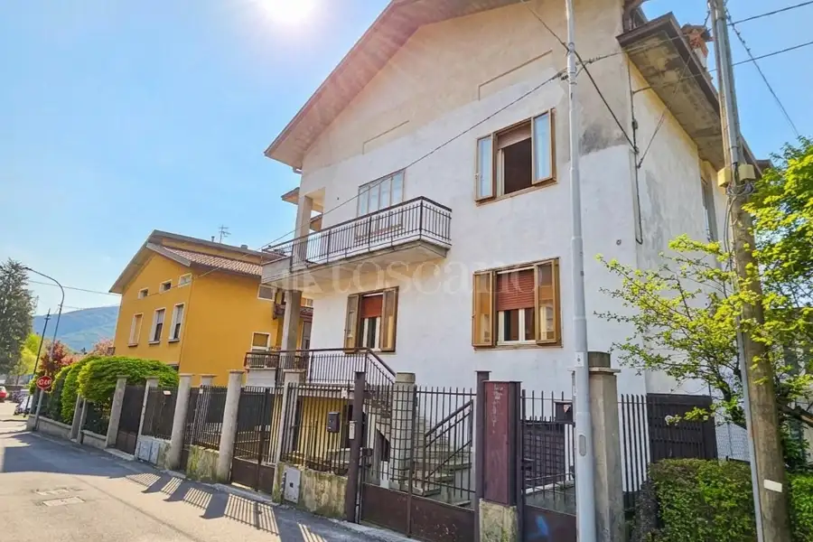 Casa Indipendente in vendita di 300 mq a €300.000 (rif. 6/2026)