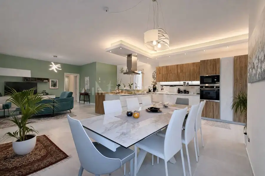 Villa in vendita di 240 mq a €595.000 (rif. 7/2026)