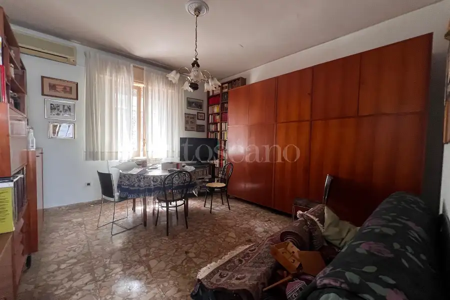 Casa Indipendente in vendita di 270 mq a €210.000 (rif. 37/2026)