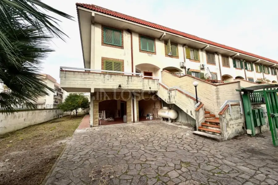 Villino a Schiera in vendita di 320 mq a €670.000 (rif. 28/2025)