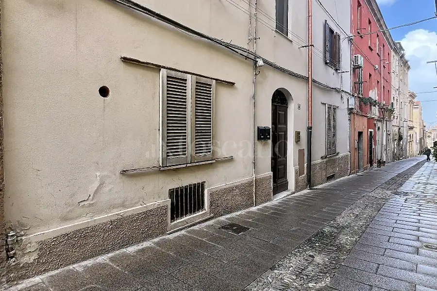 Negozio in vendita di 60 mq a €39.000 (rif. 75/2026)
