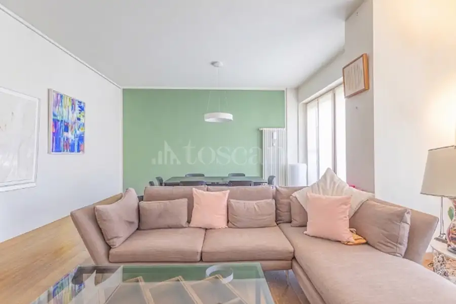 Casa in vendita di 240 mq a €3.290.000 (rif. 106/2026)
