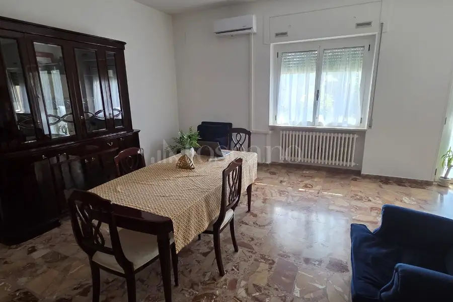 Villa Plurifamiliare in vendita di 575 mq a €580.000 (rif. 33/2026)