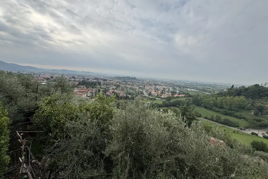 Villa in vendita di 250 mq a €1.350.000 (rif. 9/2026)