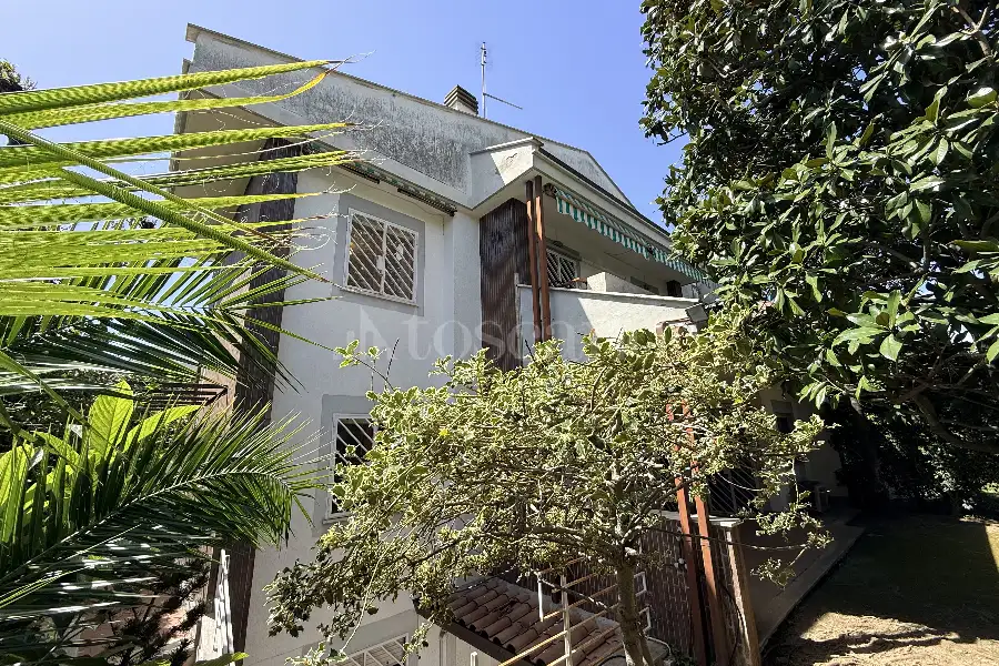 Villino a Schiera in vendita di 280 mq a €950.000 (rif. 15/2026)