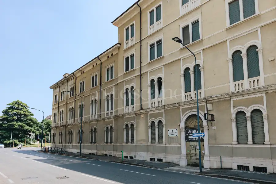 Palazzo in vendita di 7.000 mq trattativa riservata (rif. 21/2025)