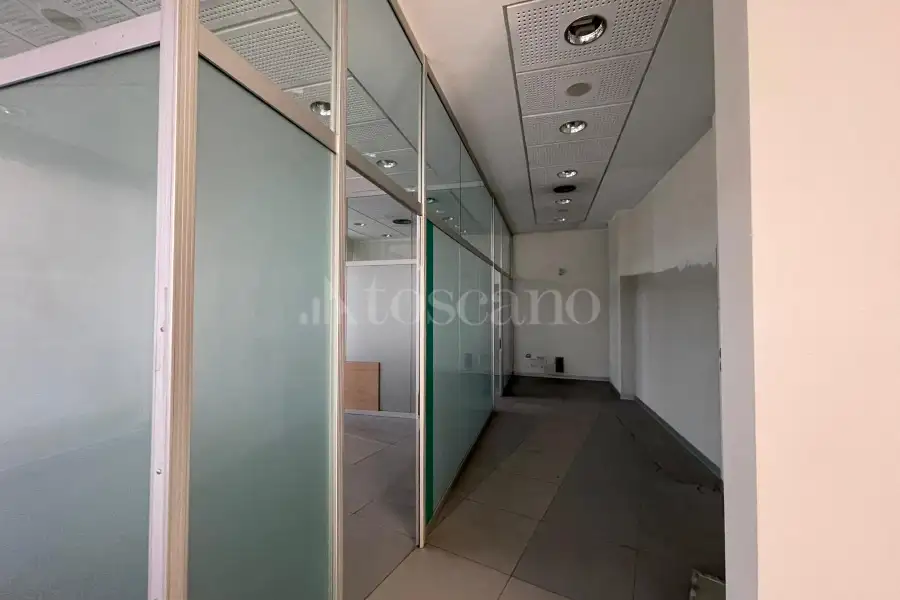 Negozio in vendita di 180 mq a €439.000 (rif. 6/2026)