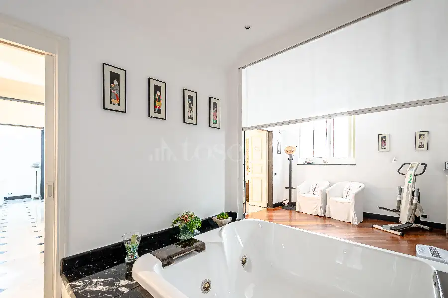 Villa in vendita di 496 mq a €3.950.000 (rif. 71/2026)