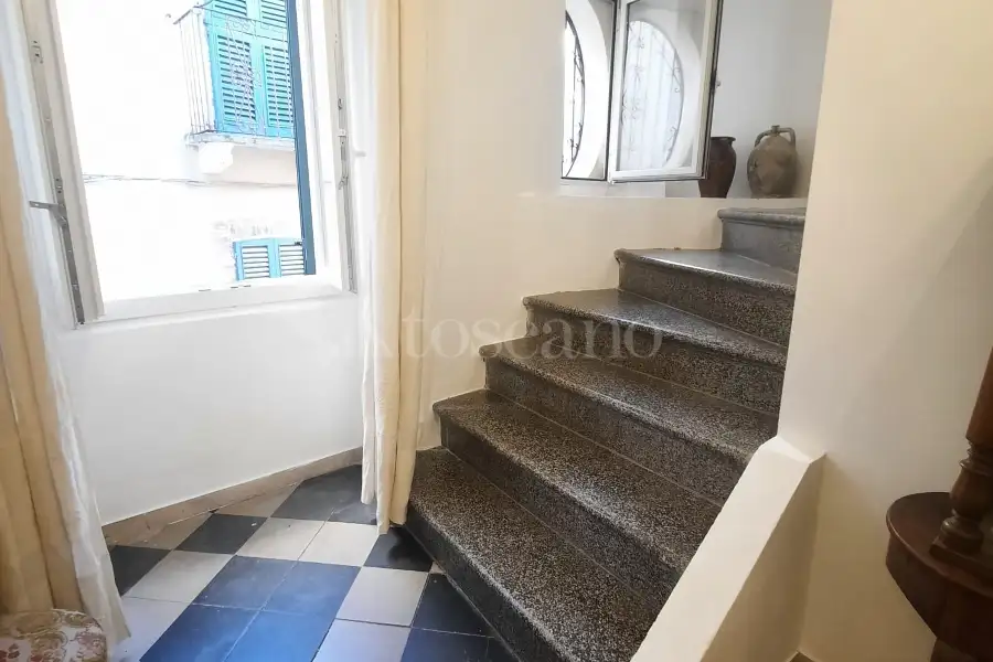 Palazzo in vendita di 200 mq a €165.000 (rif. 5/2026)