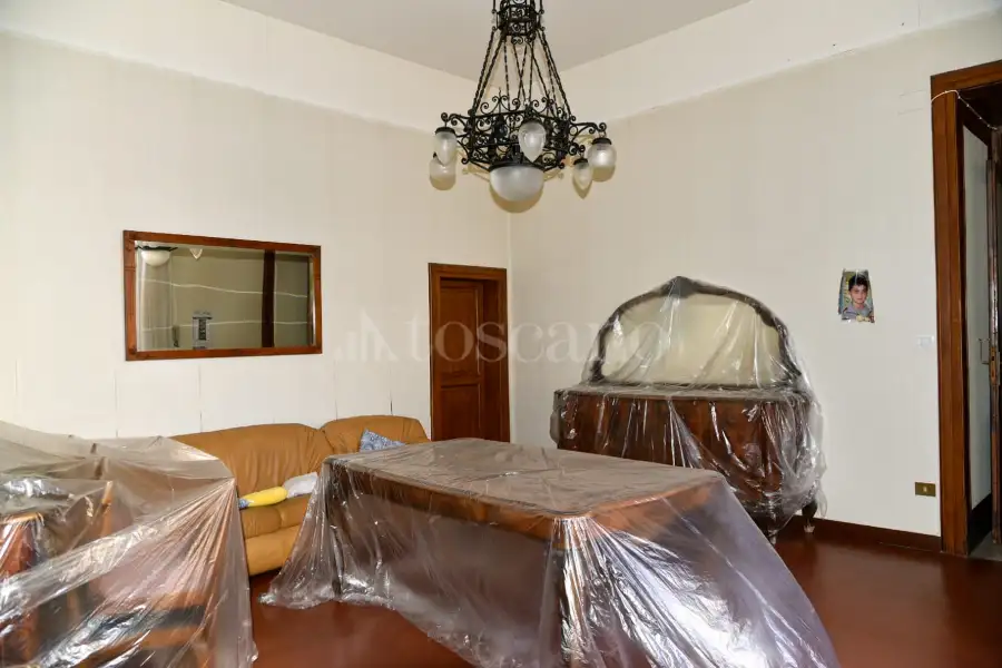 Casa in vendita di 410 mq a €420.000 (rif. 25/2026)