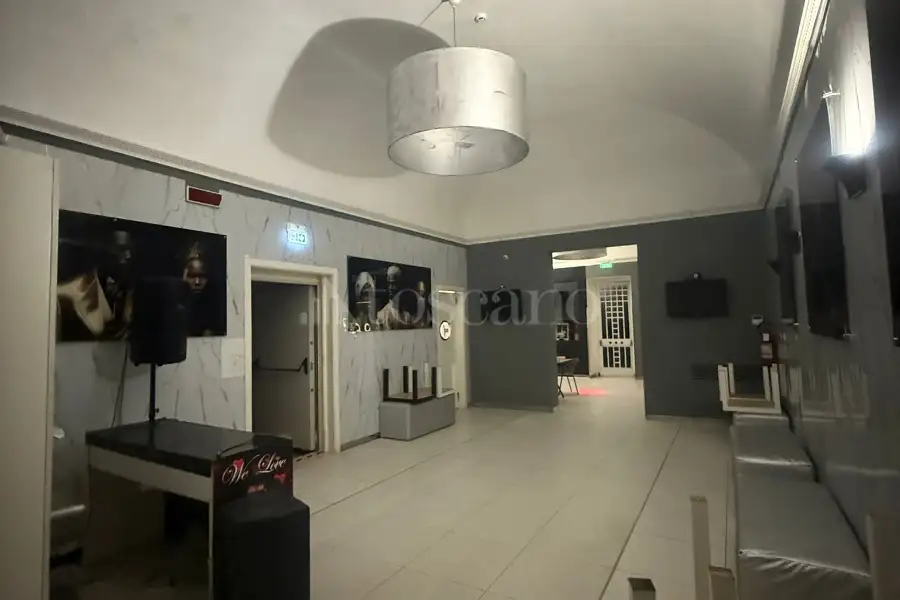 Villa in affitto di 4.735 mq a €6.500 (rif. 6/2026)