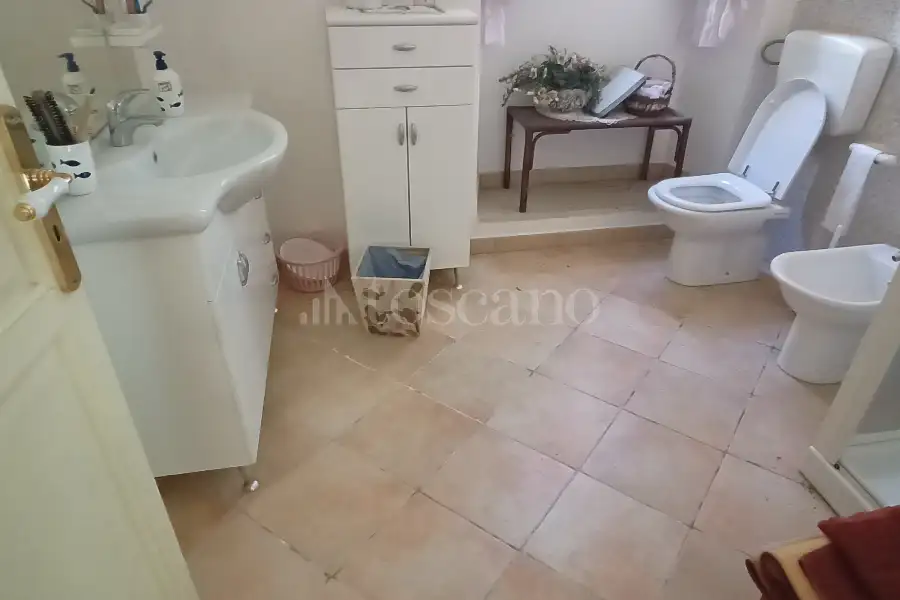 Casa in vendita di 480 mq a €450.000 (rif. 37/2026)
