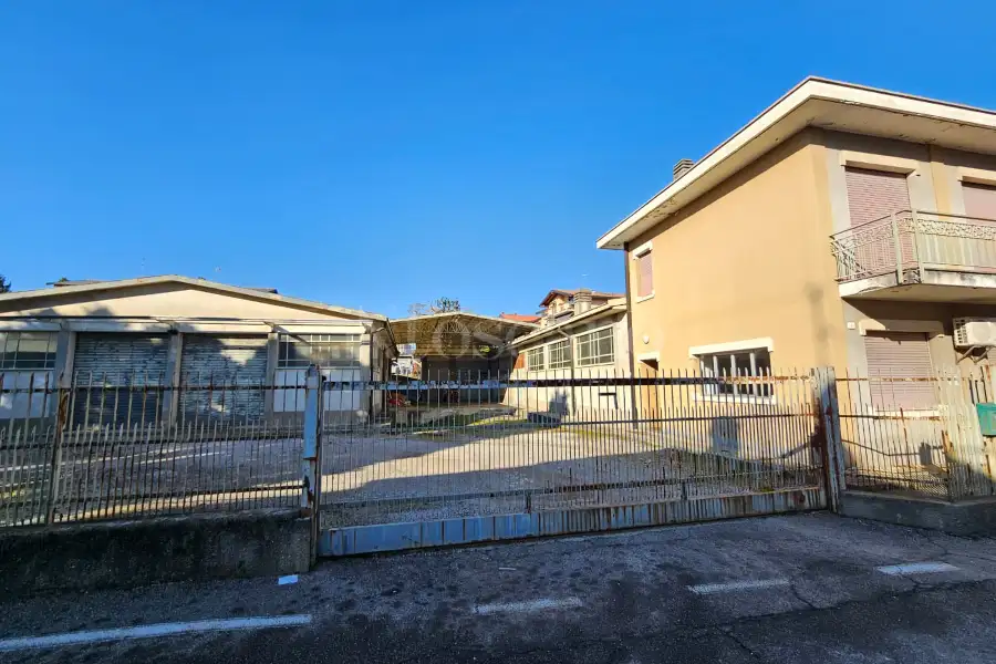 Capannone in vendita di 950 mq a €650.000 (rif. 50/2025)