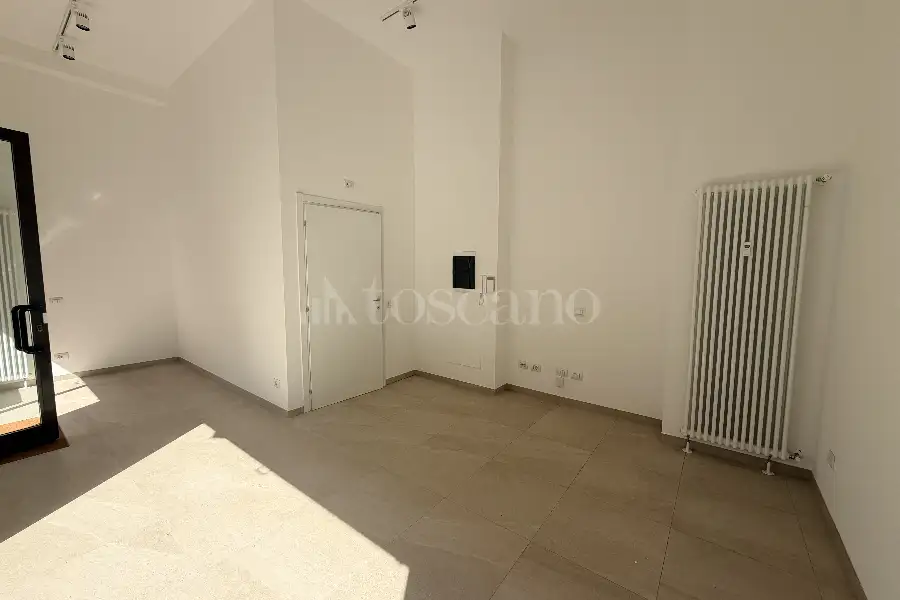 Negozio in affitto di 40 mq a €1.650 (rif. 44/2026)