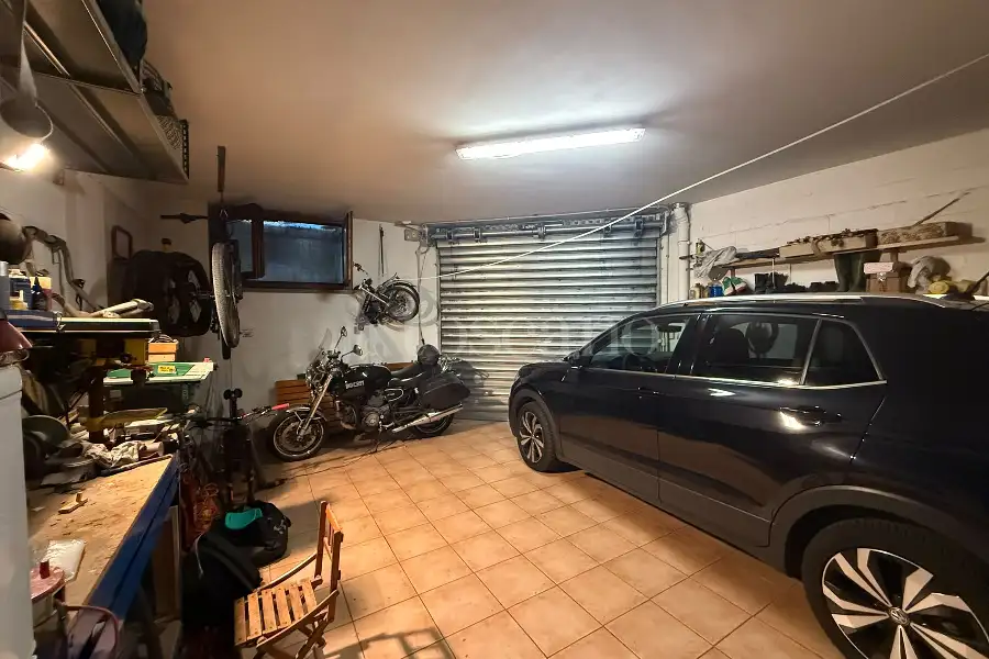 Villa Plurifamiliare in vendita di 220 mq a €545.000 (rif. 12/2026)