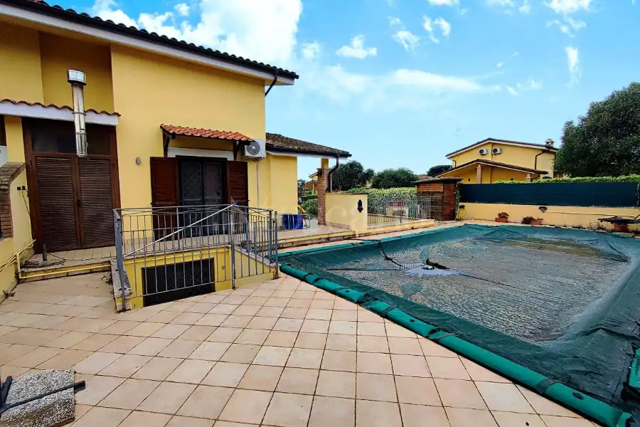 Villa Bifamiliare in vendita di 180 mq a €349.000 (rif. 42/2026)