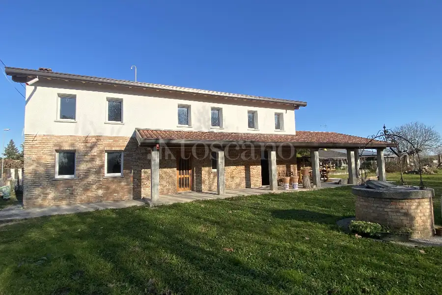 Casa Indipendente in vendita di 196 mq a €235.000 (rif. 2/2026)