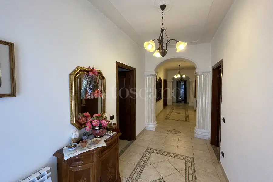Casa Indipendente in vendita di 382 mq a €450.000 (rif. 2/2026)