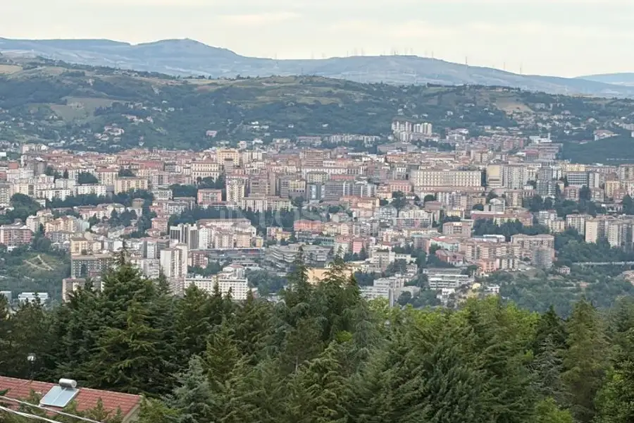 Casa Indipendente in vendita di 280 mq a €295.000 (rif. 25/2026)