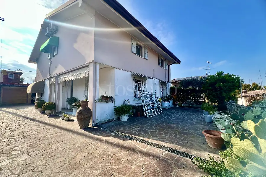 Villa Bifamiliare in vendita di 160 mq a €370.000 (rif. 78/2025)