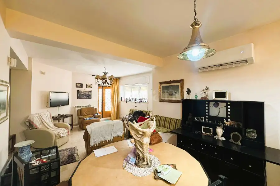 Casa in vendita di 200 mq a €495.000 (rif. 12/2026)