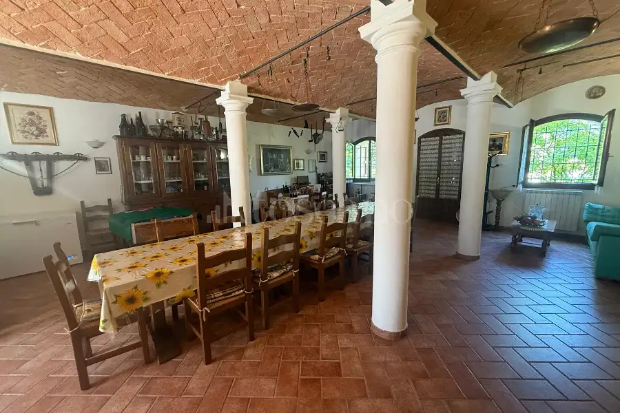 Casa Indipendente in vendita di 600 mq a €1.359.000 (rif. 49/2026)