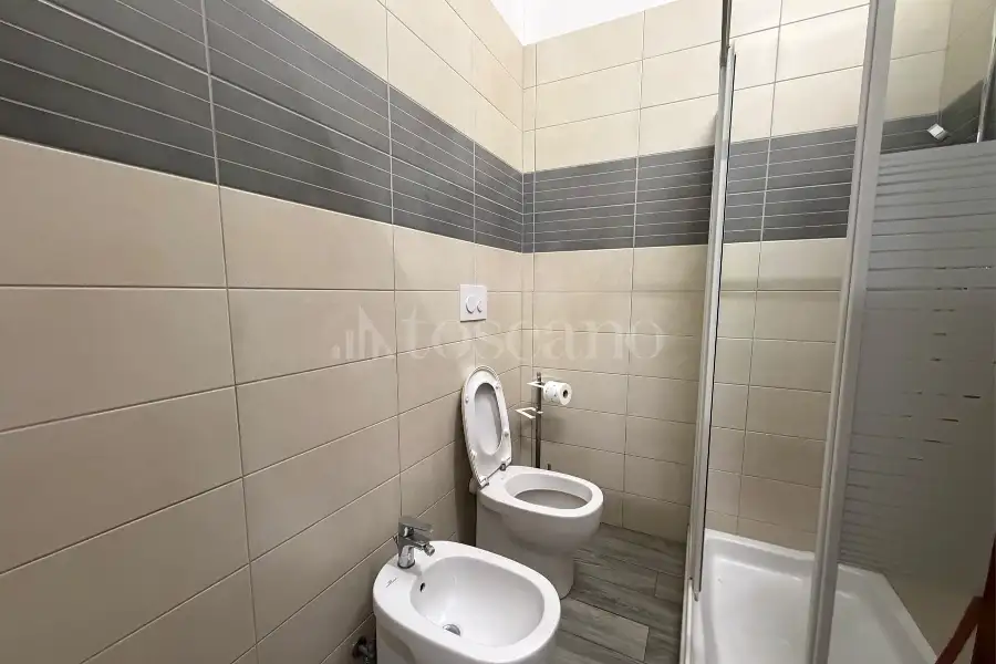 Negozio in vendita di 225 mq a €385.000 (rif. 95/2026)