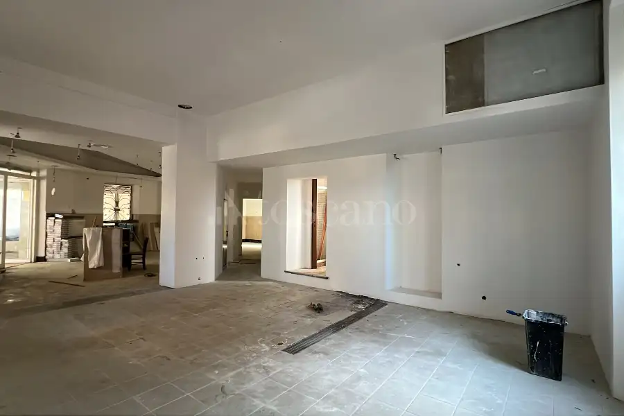 Negozio in vendita di 110 mq a €219.000 (rif. 12/2026)