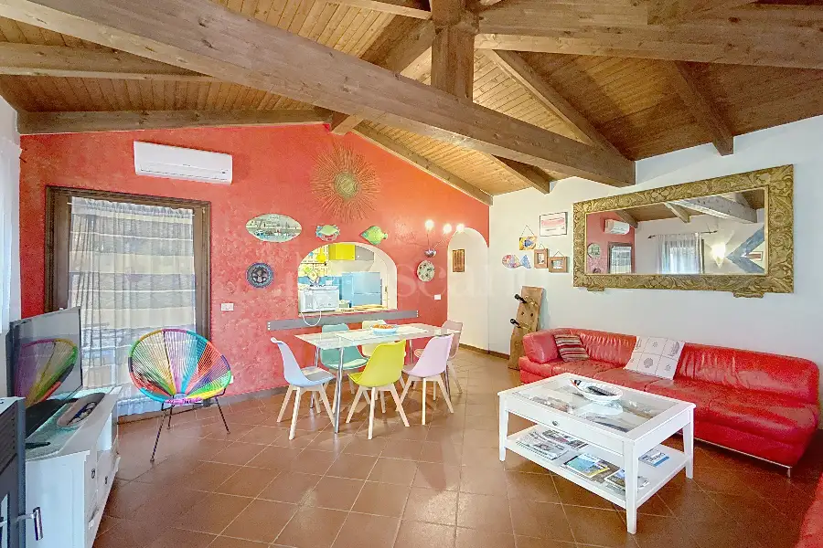 Villa Bifamiliare in vendita di 100 mq a €250.000 (rif. 15/2026)