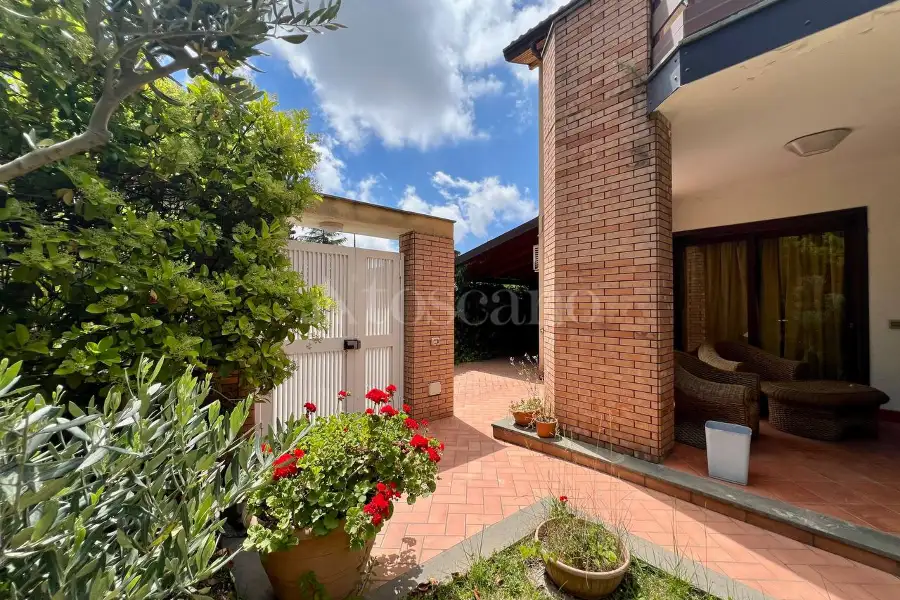 Villa Bifamiliare in vendita di 287 mq a €415.000 (rif. 87/2025)