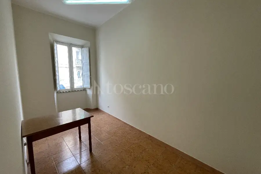 Ufficio in affitto di 87 mq a €550 (rif. 39/2025)