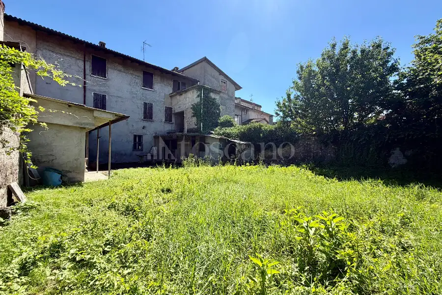 Casa Indipendente in vendita di 400 mq a €315.000 (rif. 41/2026)
