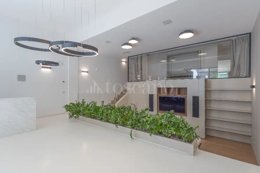 Casa Indipendente in vendita di 185 mq a €1.680.000 (rif. 8/2026)