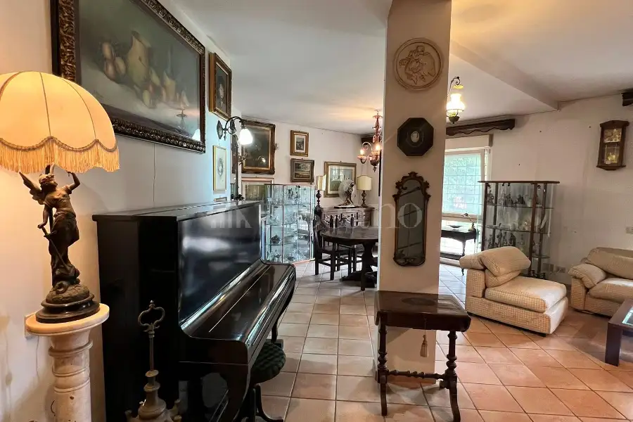 Villa in vendita di 310 mq a €479.000 (rif. 32/2026)