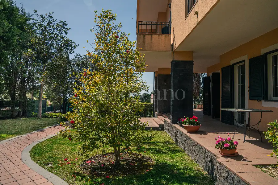 Villa in vendita di 630 mq a €785.000 (rif. 76/2026)