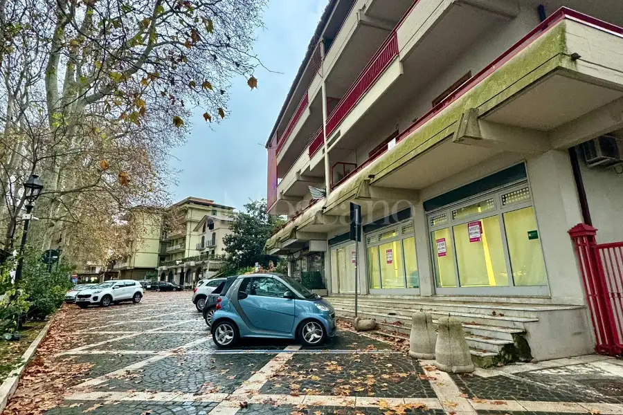Negozio in vendita di 120 mq a €200.000 (rif. 90/2025)