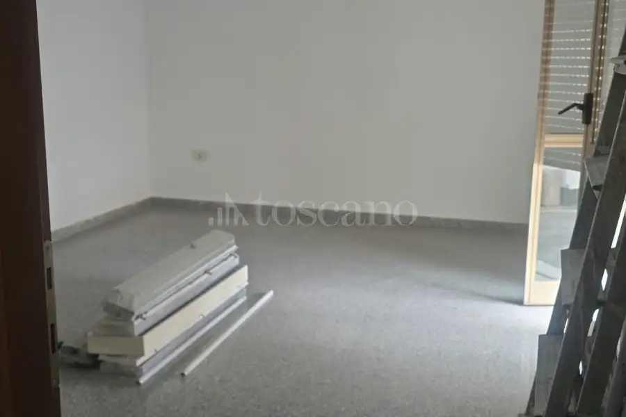 Ufficio in affitto di 127 mq a €650 (rif. 84/2026)