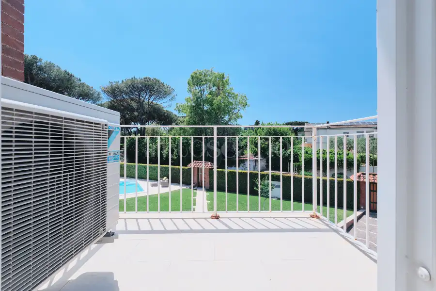 Villa Bifamiliare in vendita di 510 mq a €1.850.000 (rif. 30/2026)