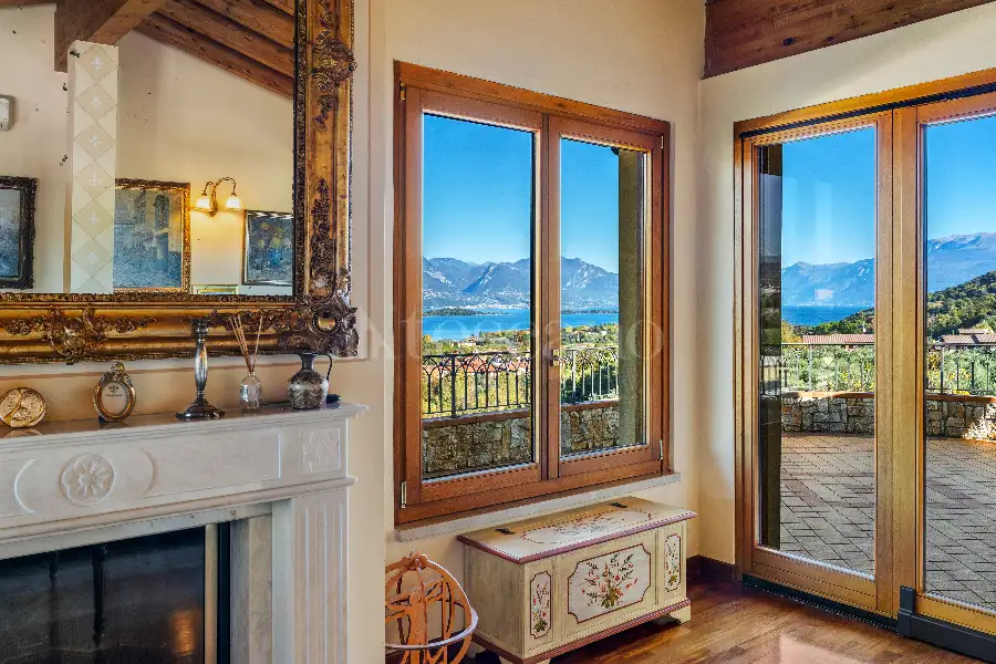 Villa in vendita di 583 mq a €2.950.000 (rif. 66/2025)