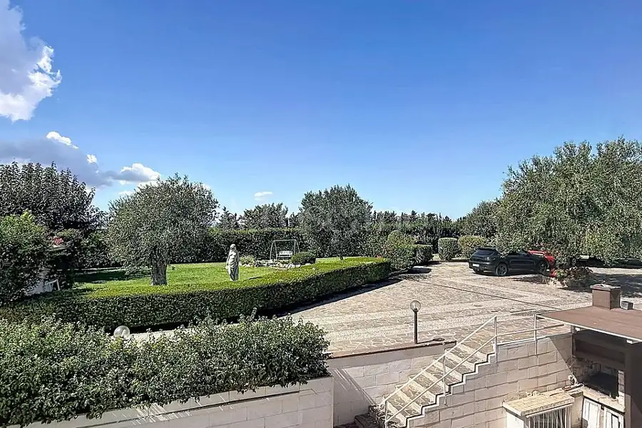 Casa Indipendente in vendita di 250 mq a €879.000 (rif. 203/2026)