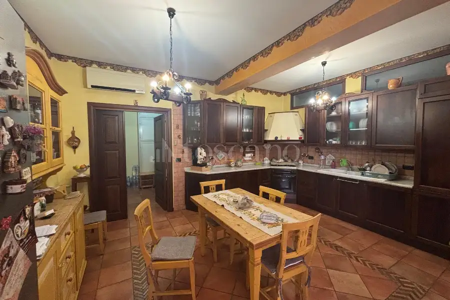 Villa in vendita di 270 mq a €490.000 (rif. 122/2026)