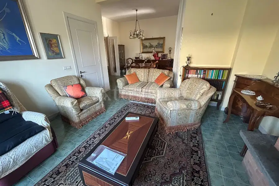 Attico in vendita di 130 mq a €349.000 (rif. 28/2026)