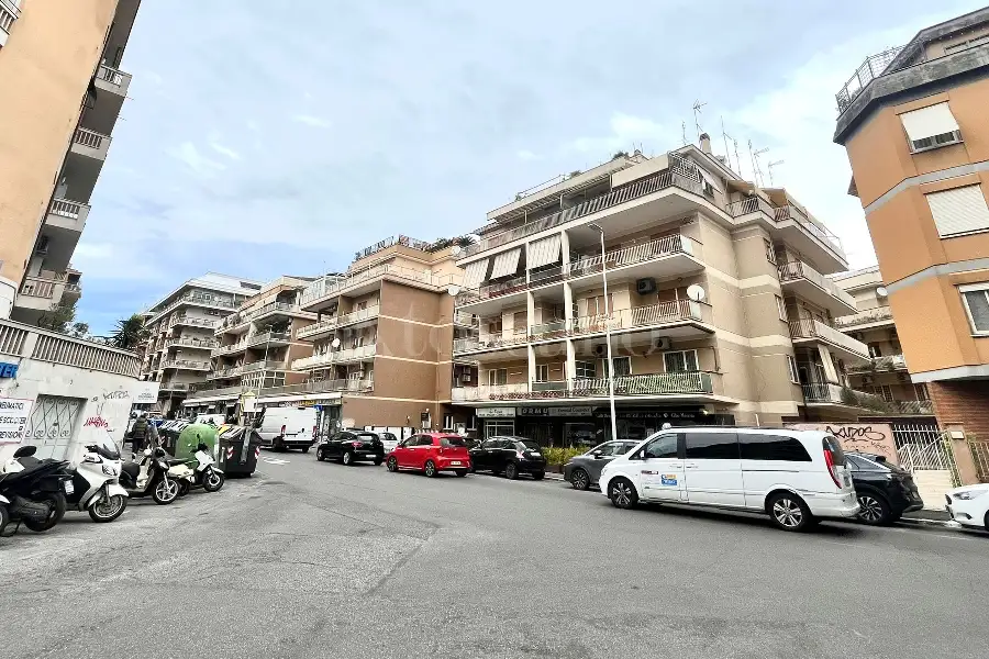 Negozio in vendita di 55 mq a €169.000 (rif. 9/2026)