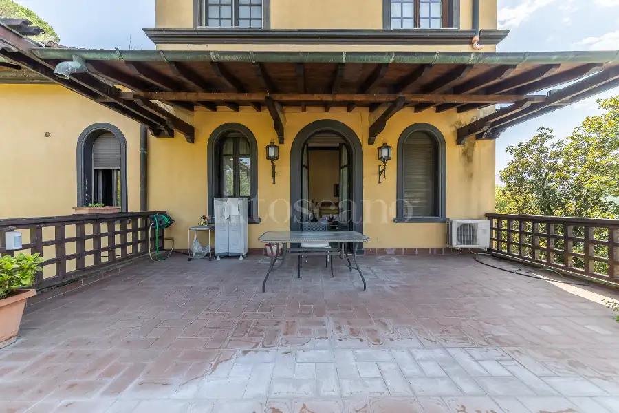 Villa in vendita di 750 mq a €1.950.000 (rif. 53/2026)