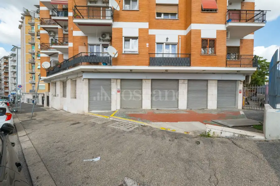 Negozio in vendita di 680 mq a €950.000 (rif. 18/2025)