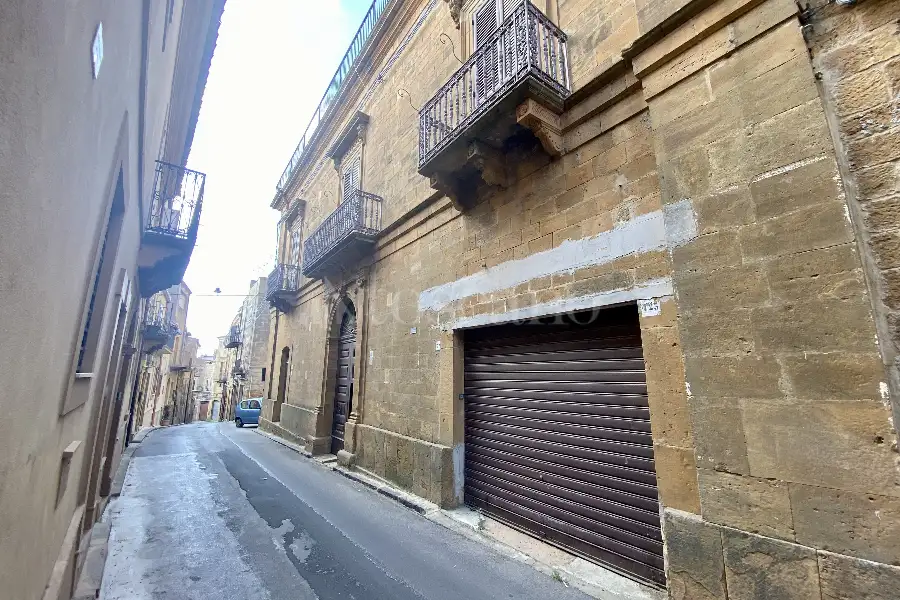 Casa Indipendente in vendita di 300 mq a €249.000 (rif. 103/2025)